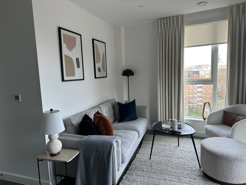 Flat Enfield Road in Greater London
