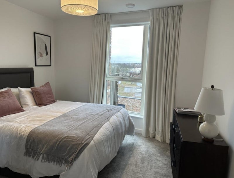 Flat Enfield Road in Greater London