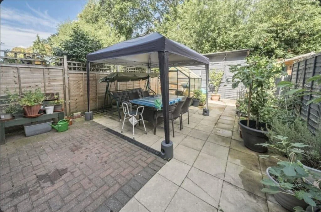 Room Abercairn Road in Greater London