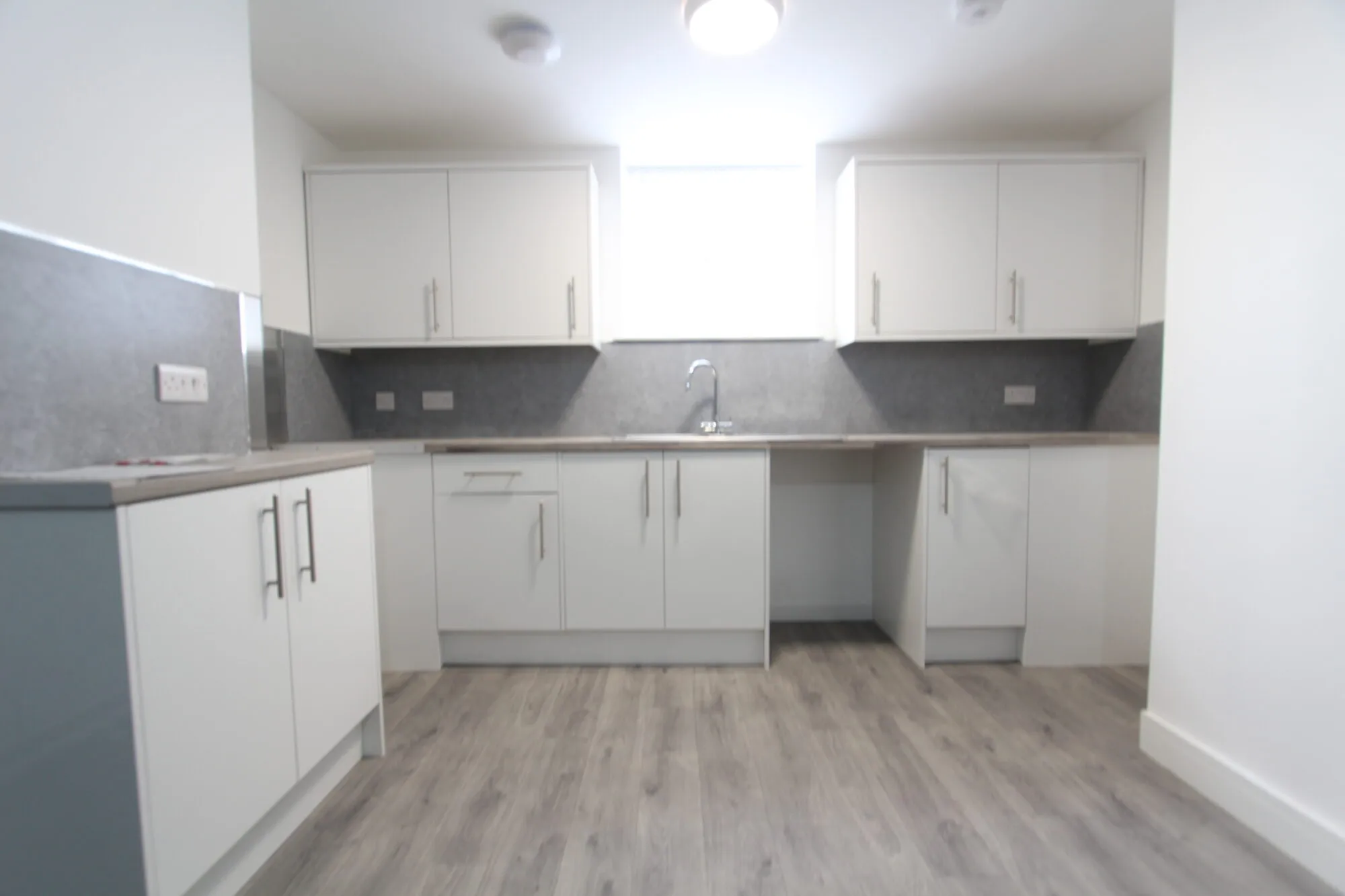 Flat Chaucer Close in Sheffield