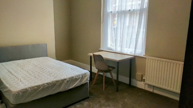 Room Camden Place in Preston