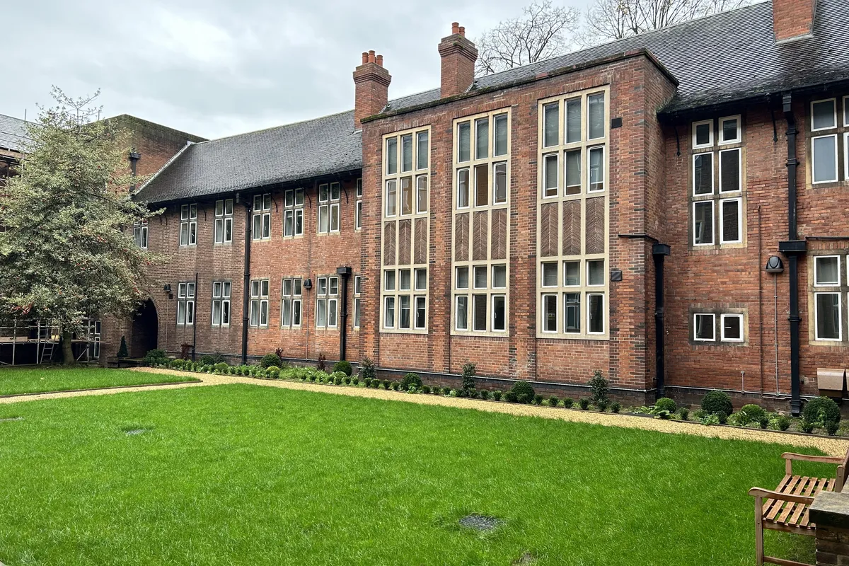 Flat Saint Mary's Gate in Derby