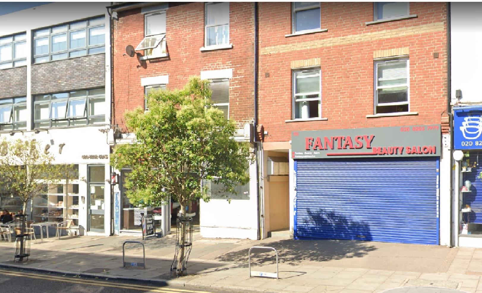 Flat Brampton Lane in Greater London