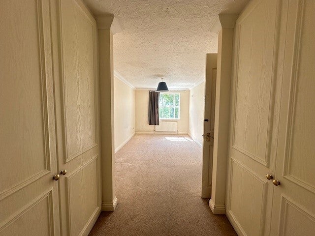 Flat Winn Road in Southampton
