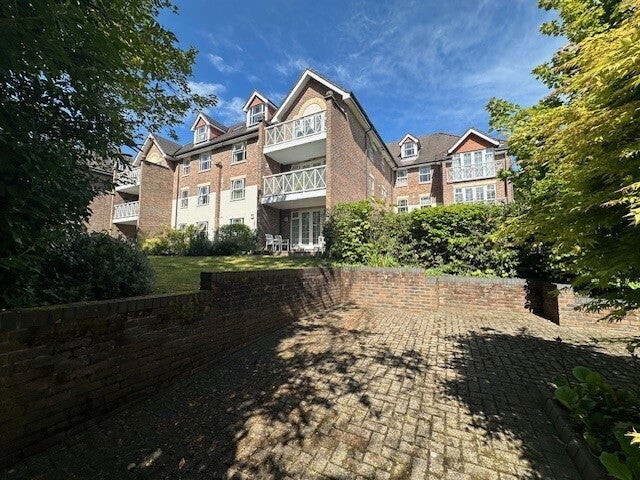 Flat Winn Road in Southampton