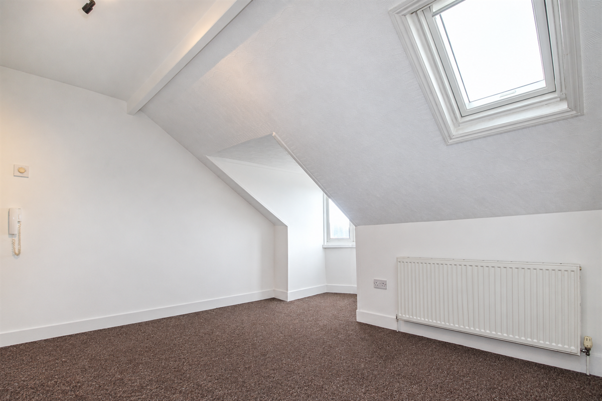 Flat Ashburnham Road in Bedford