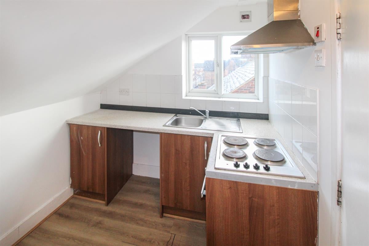 Flat Ashburnham Road in Bedford