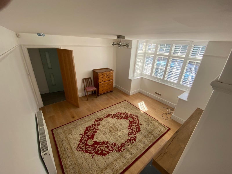 Flat Rosling Road in Bristol