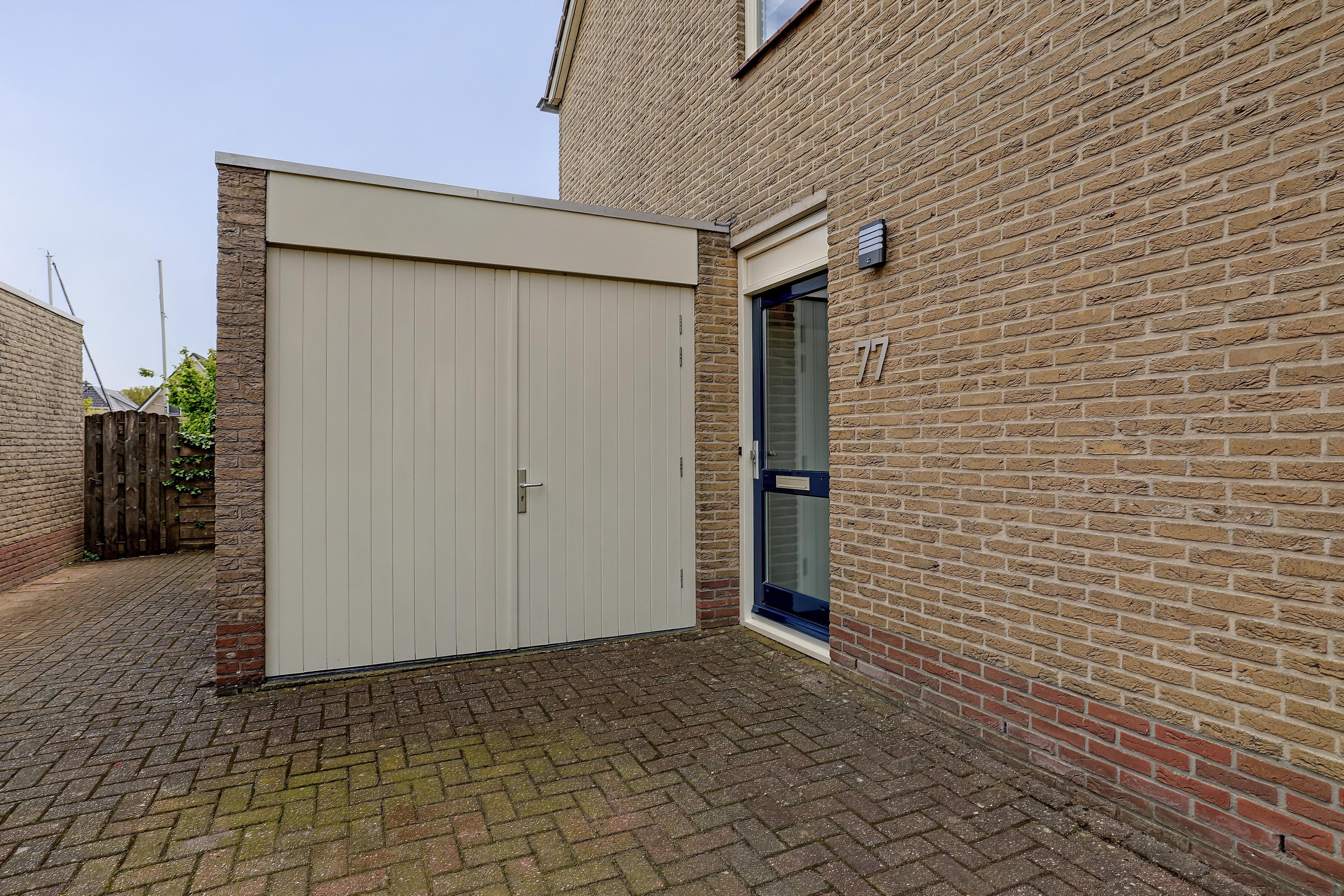Twee-onder-één-kap te koop: Steenloper 77, Lemmer
