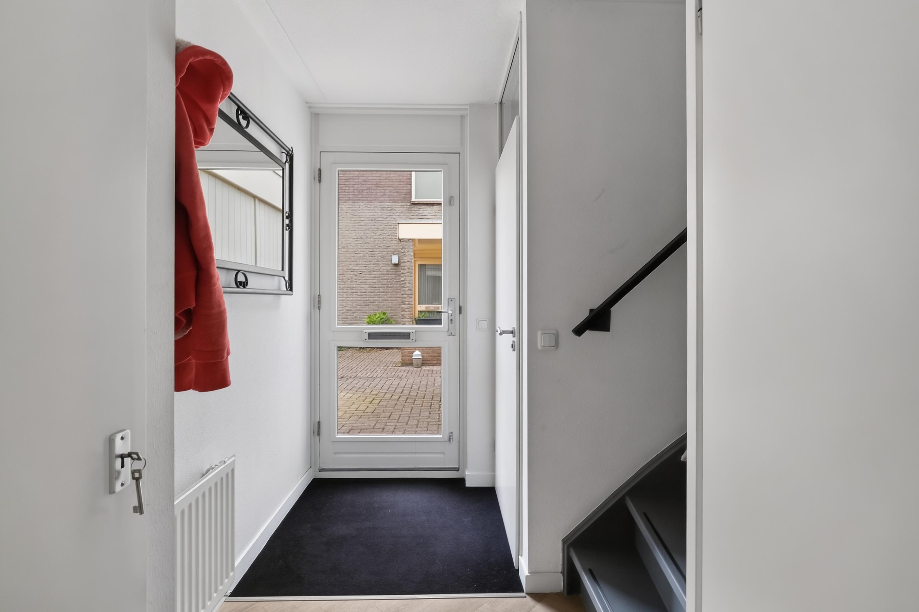 Twee-onder-één-kap te koop: Steenloper 77, Lemmer