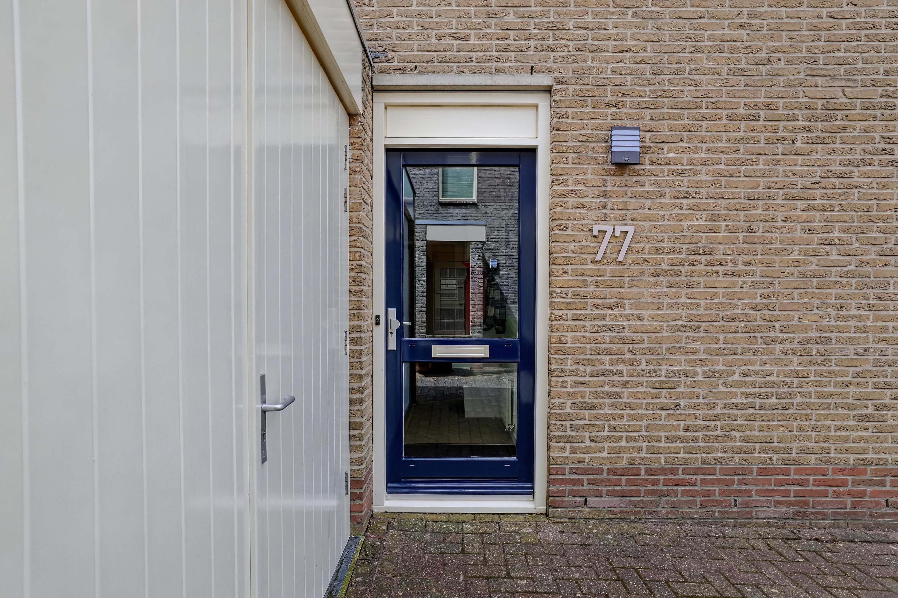 Twee-onder-één-kap te koop: Steenloper 77, Lemmer