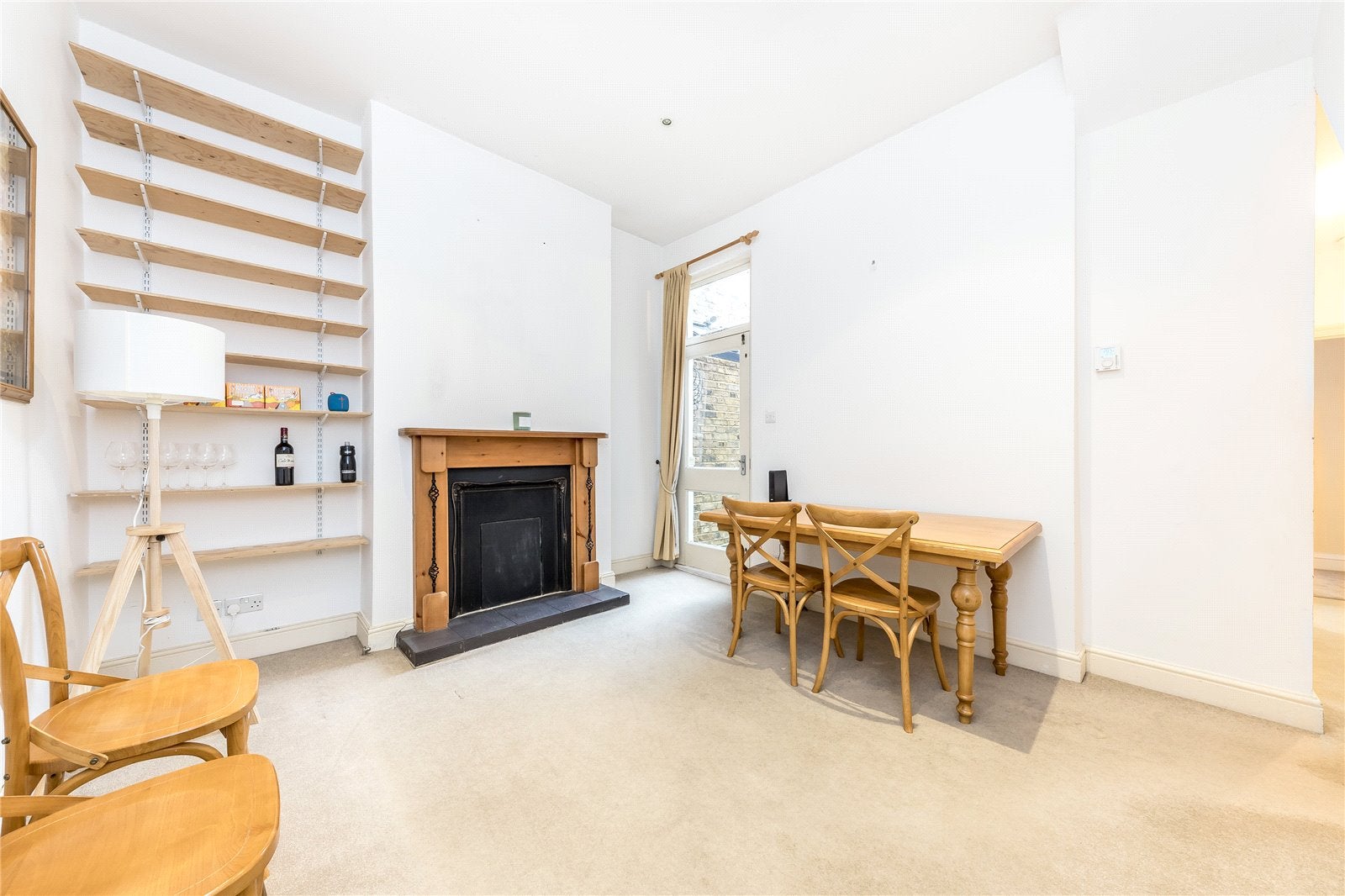 Flat Dagnan Road in Greater London