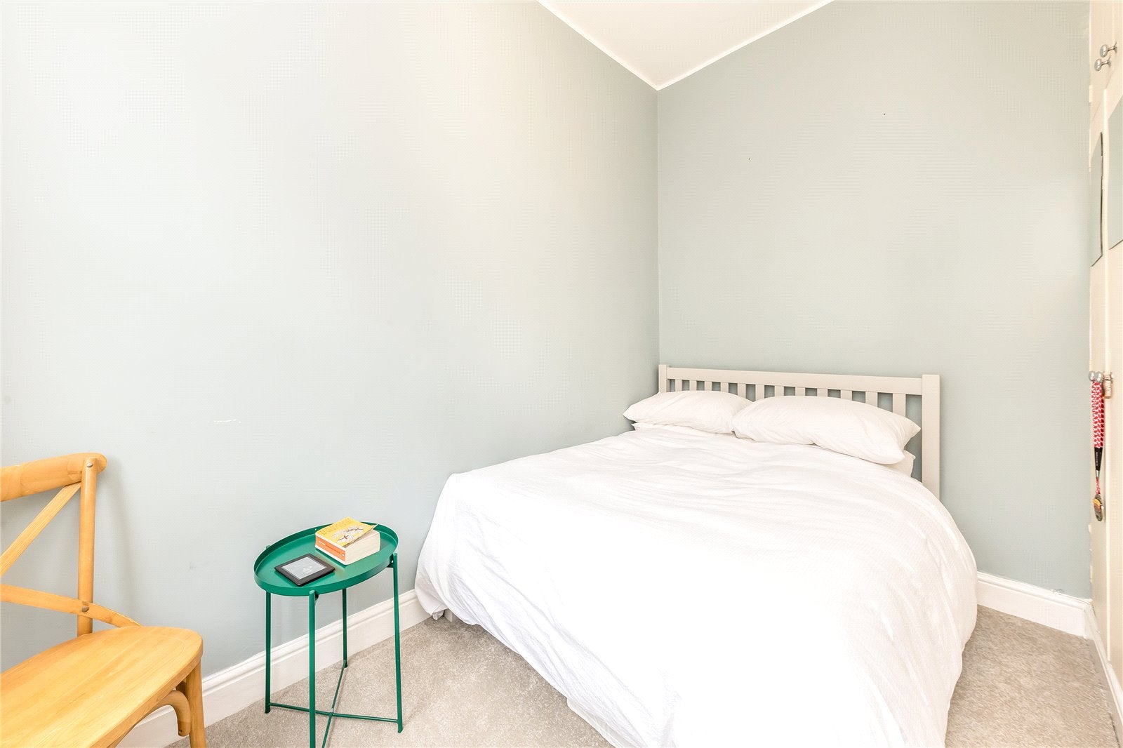 Flat Dagnan Road in Greater London