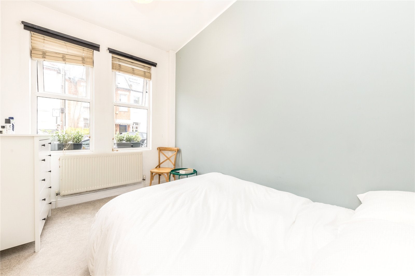 Flat Dagnan Road in Greater London