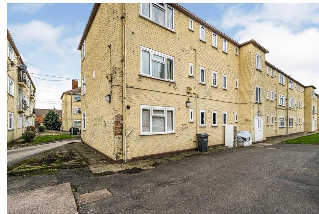 Flat Churchfield Avenue in Sandwell