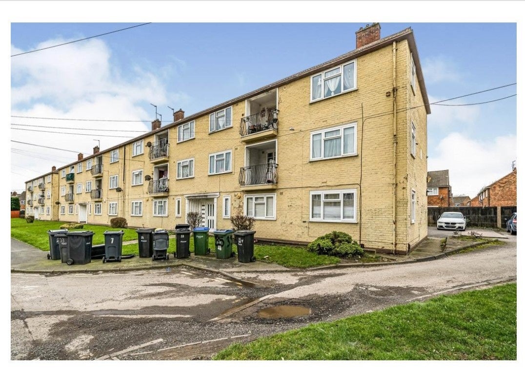 Flat Churchfield Avenue in Sandwell