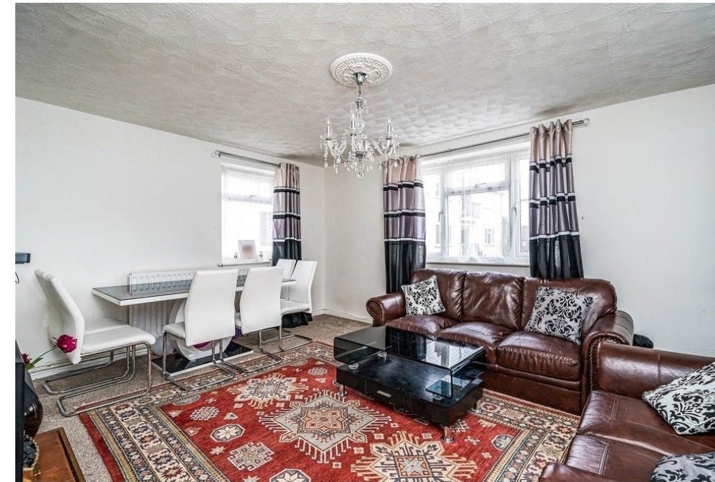 Flat Churchfield Avenue in Sandwell
