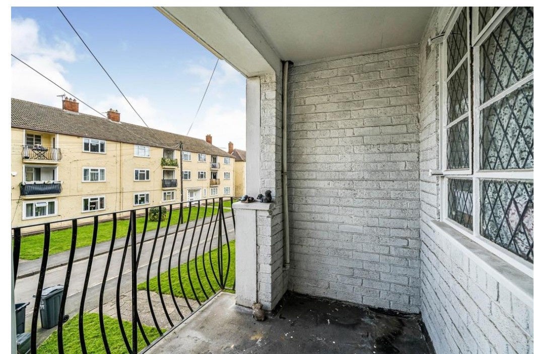 Flat Churchfield Avenue in Sandwell