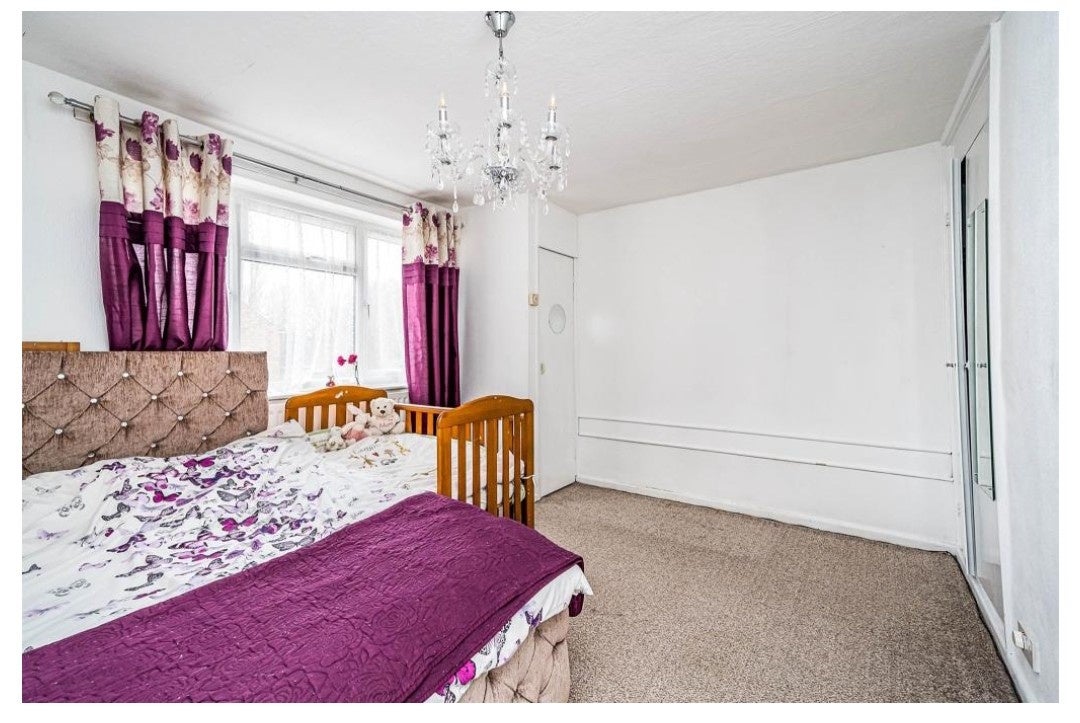 Flat Churchfield Avenue in Sandwell