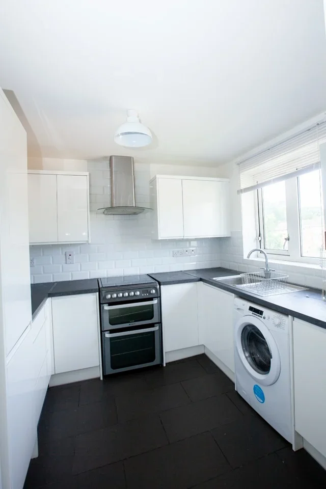 Flat Cleves Road in Dacorum