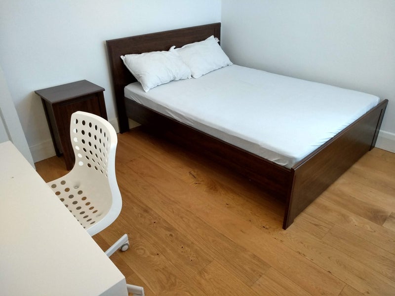Room Stirling Road in Greater London
