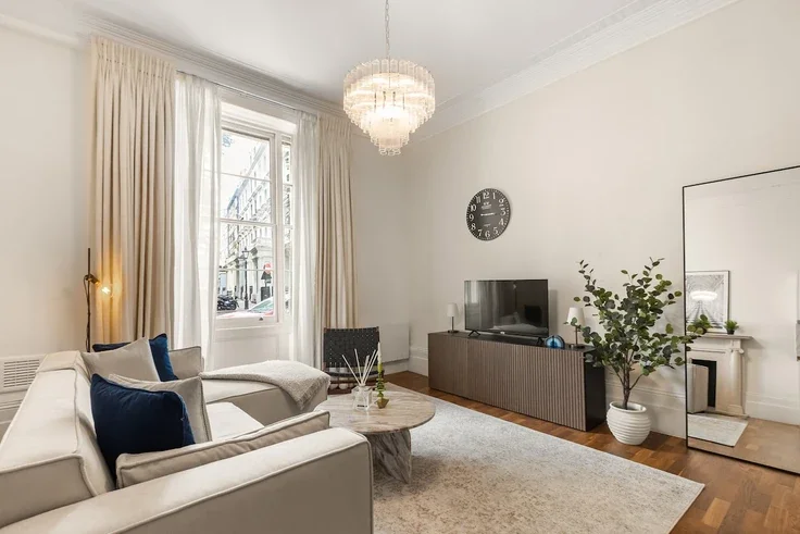 Flat Devonshire Terrace in City of Westminster