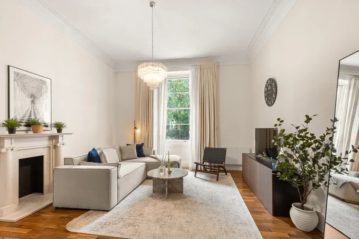 Flat Devonshire Terrace in City of Westminster