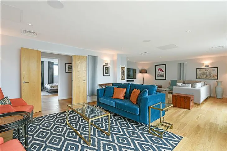 Flat Millharbour in Greater London