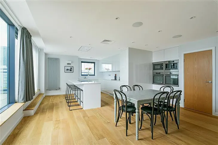 Flat Millharbour in Greater London