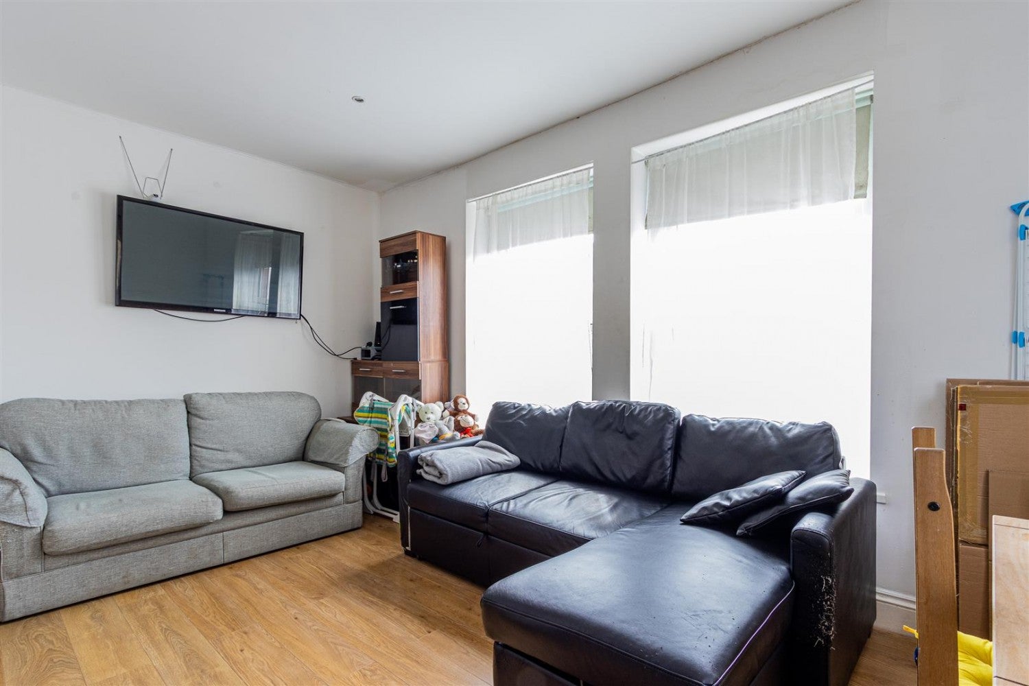 Flat Corporation Road in Cardiff