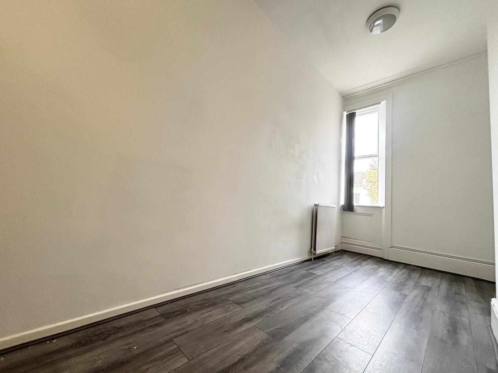 Room Clarendon Avenue in Royal Leamington Spa