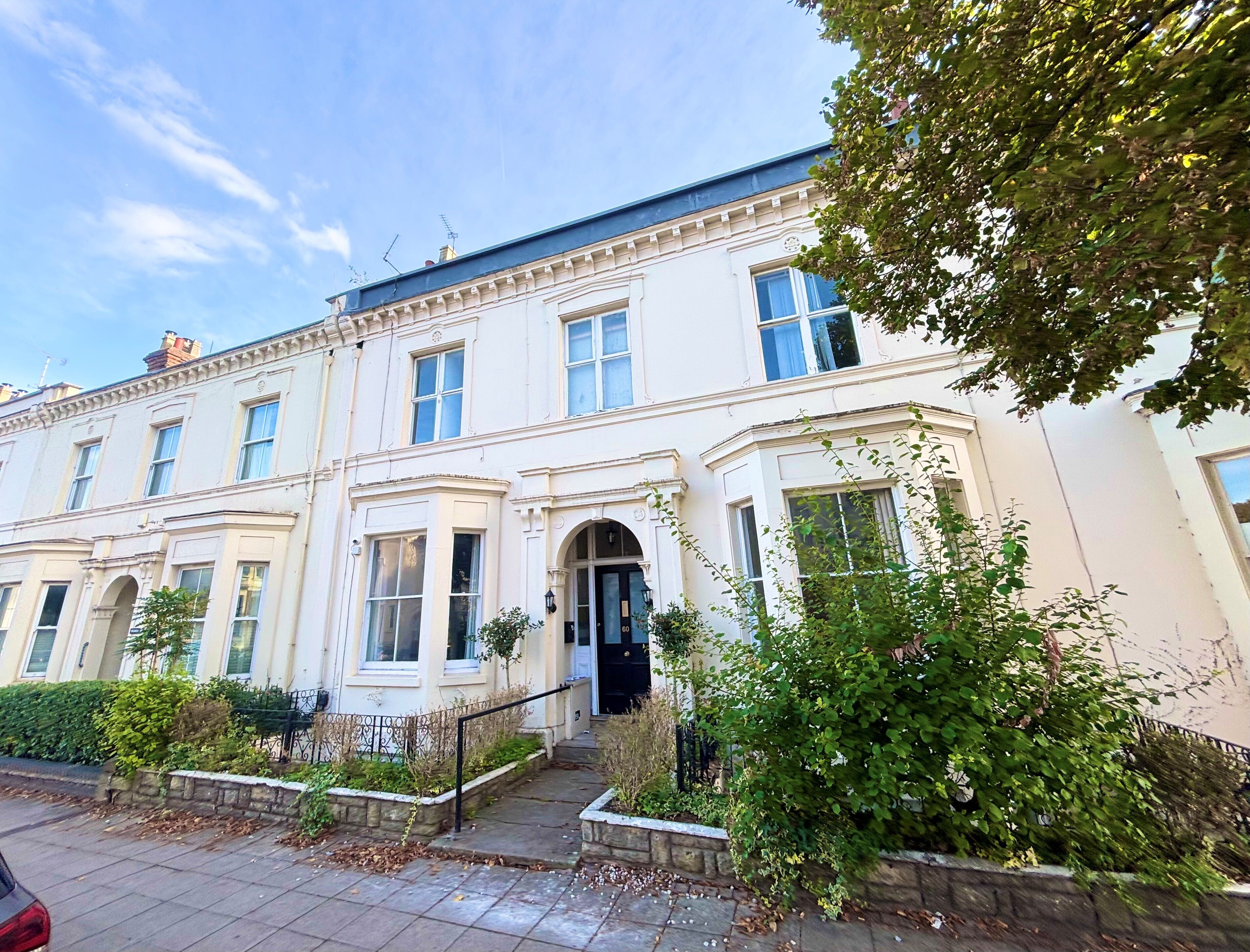 Room Clarendon Avenue in Royal Leamington Spa