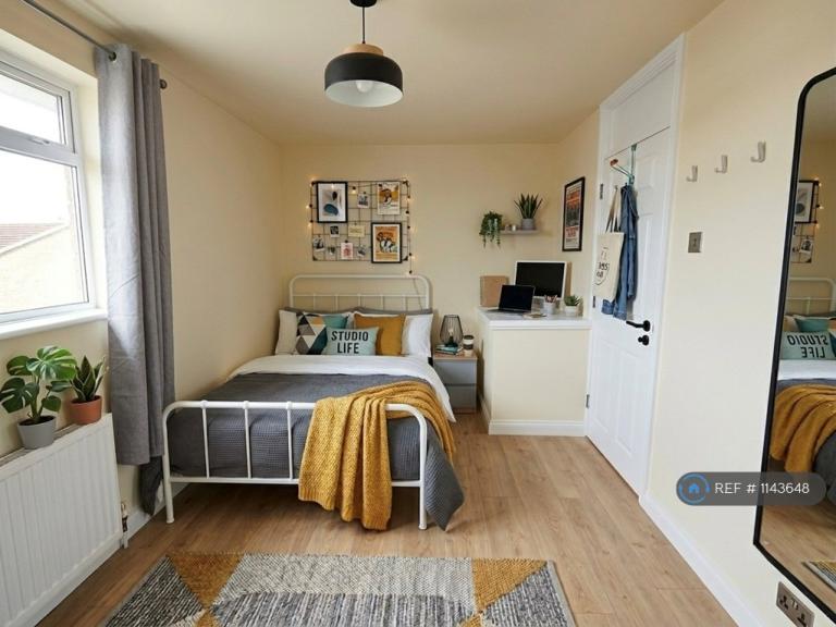 House Canons Close in Bath
