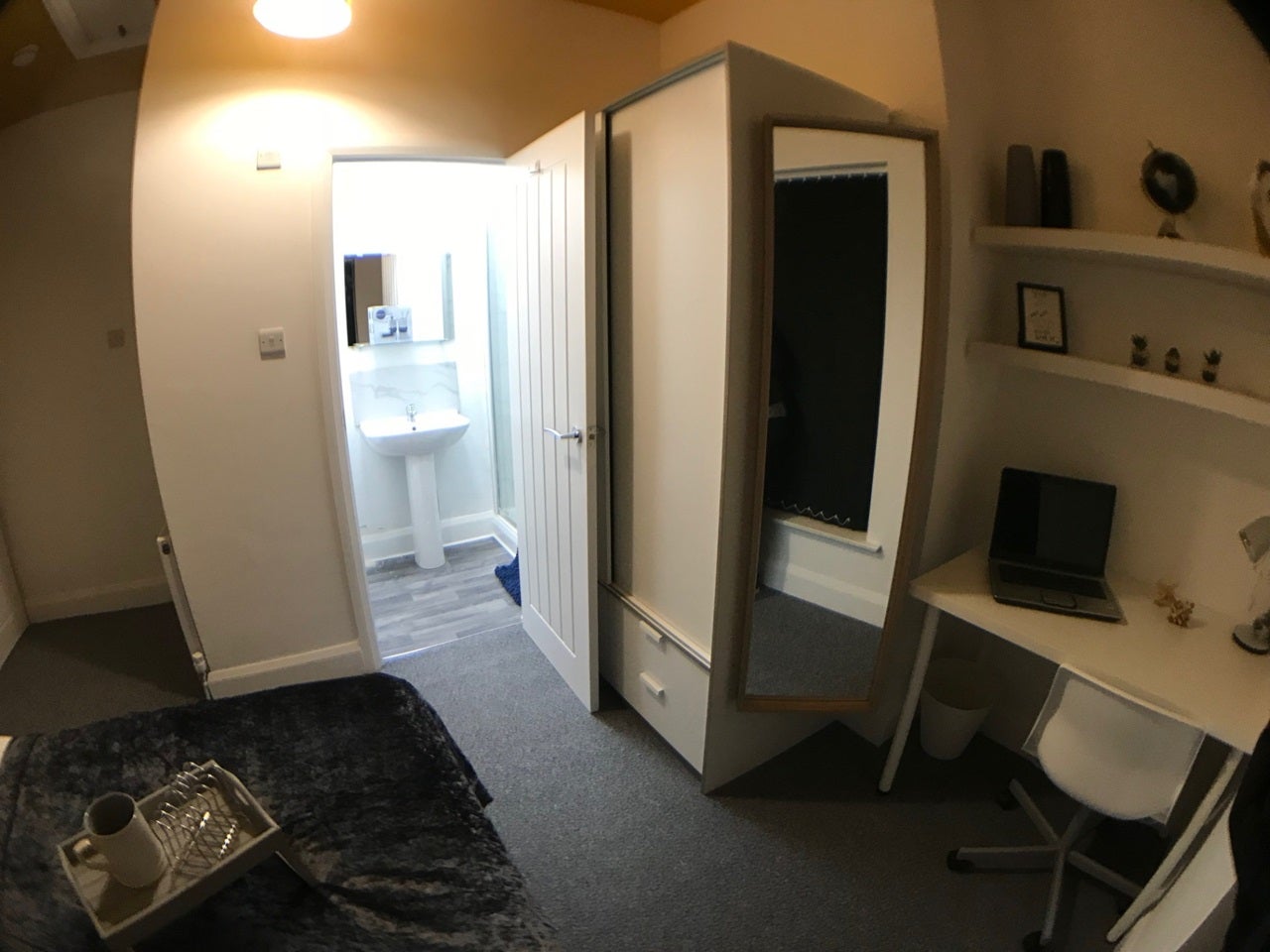 Room Gainsborough Road in Crewe