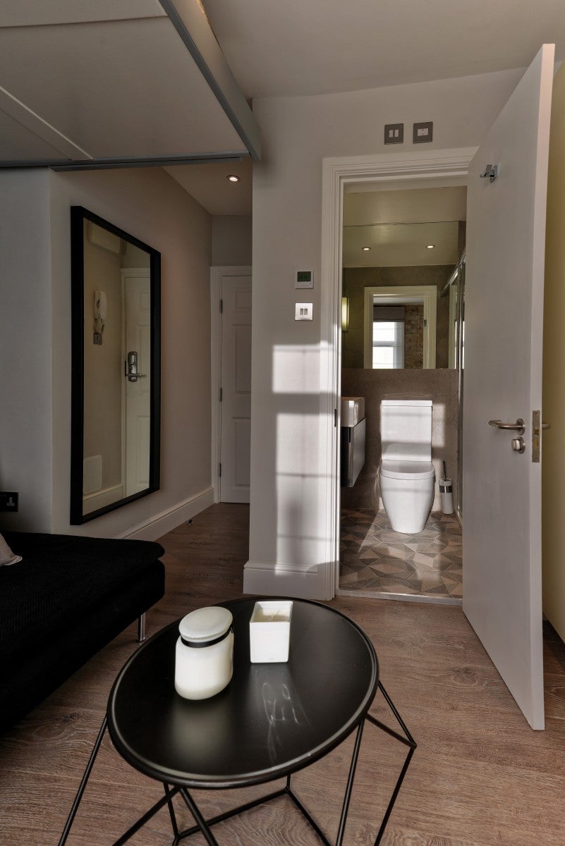 Flat Kingdon Road in London