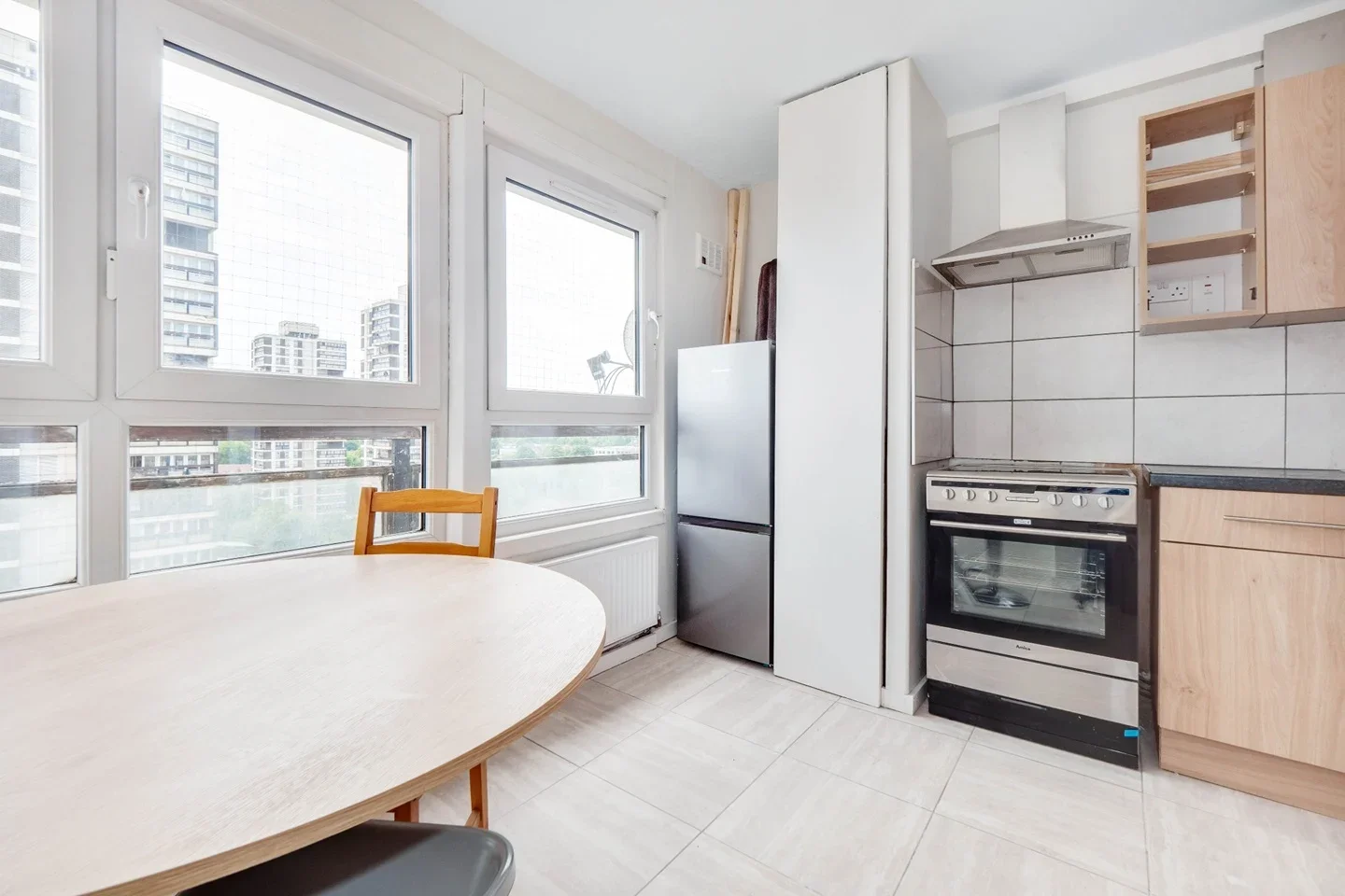 Room Sultan Street in Greater London
