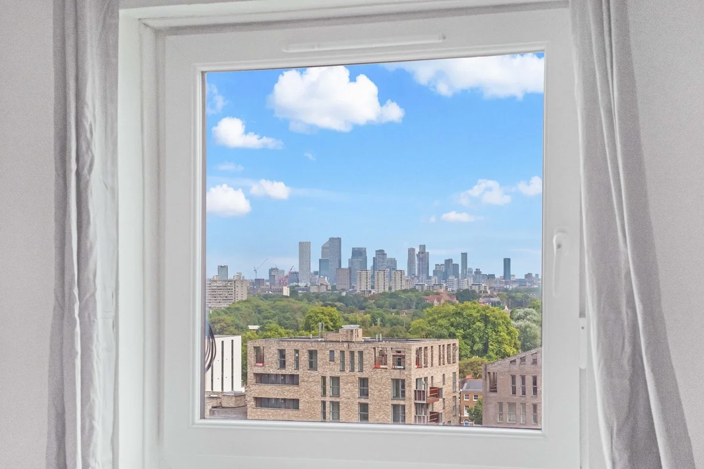 Room Sultan Street in Greater London