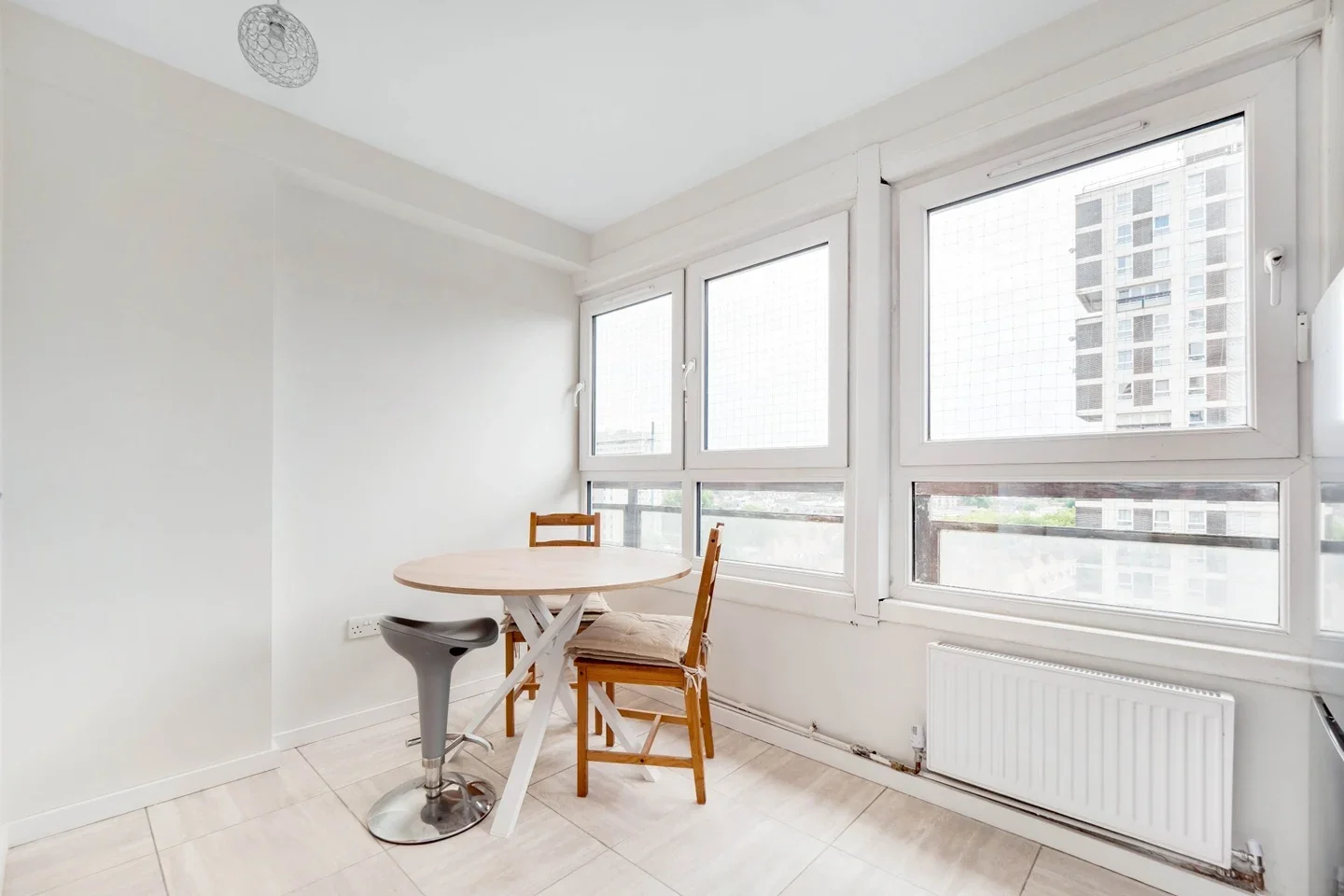 Room Sultan Street in Greater London