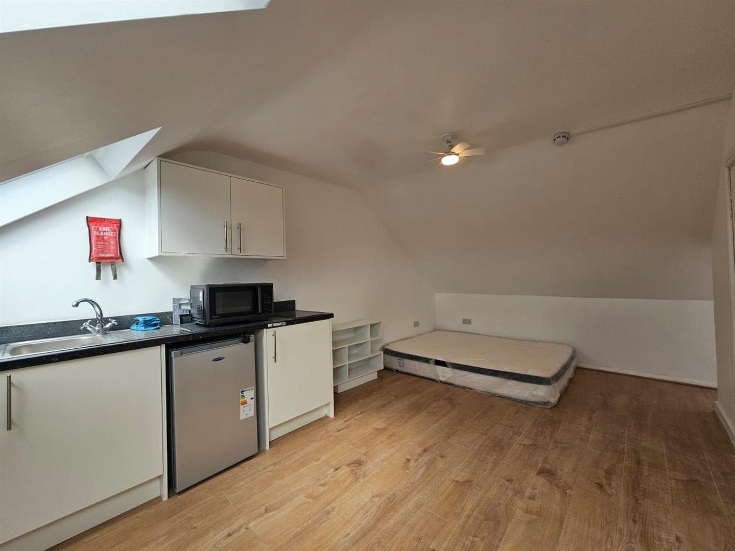 Flat Rugby Close in Greater London