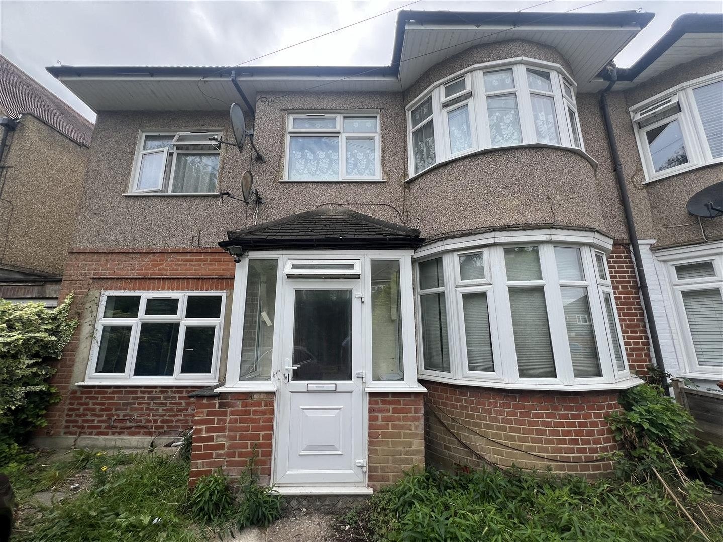 Flat Rugby Close in Greater London