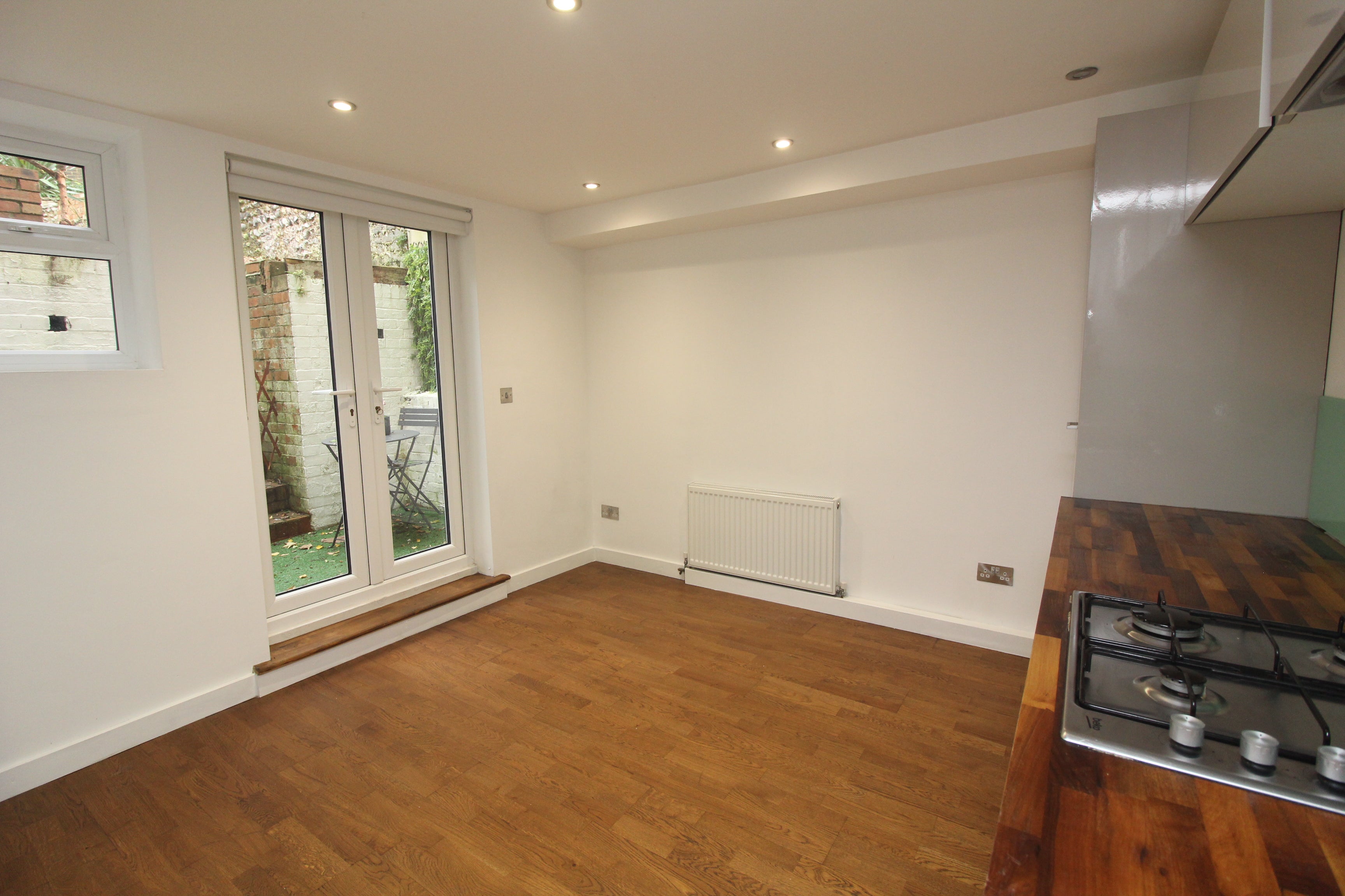 Flat Elm Grove in Brighton