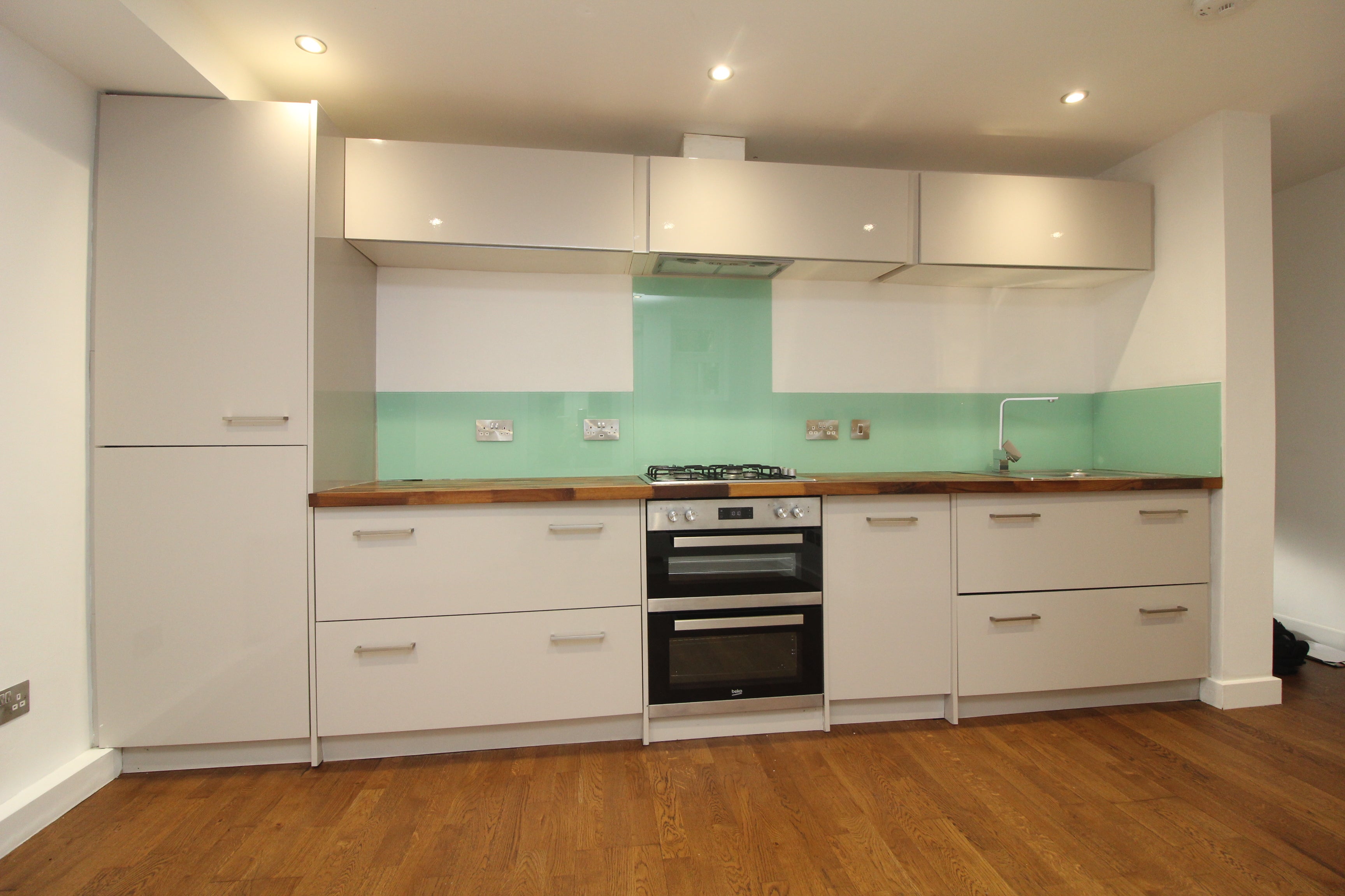 Flat Elm Grove in Brighton