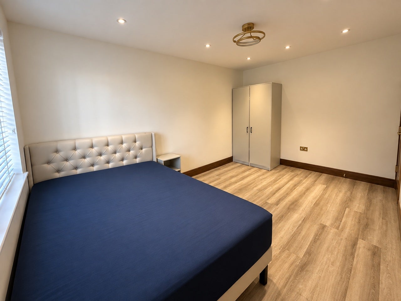 Room Sandy Lane South in Greater London