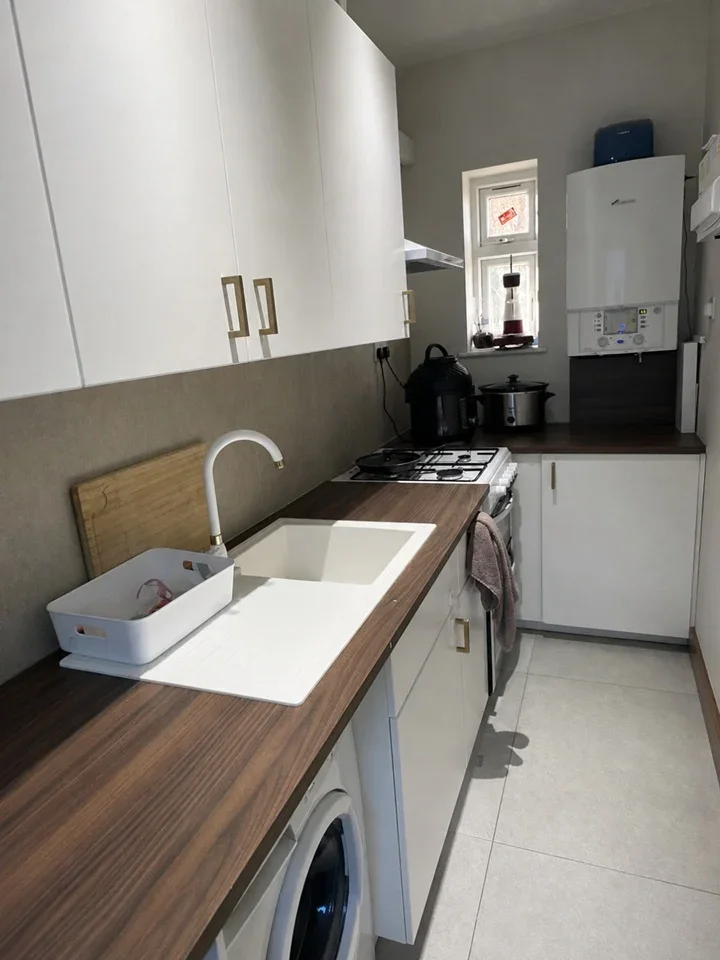 Room Sandy Lane South in Greater London
