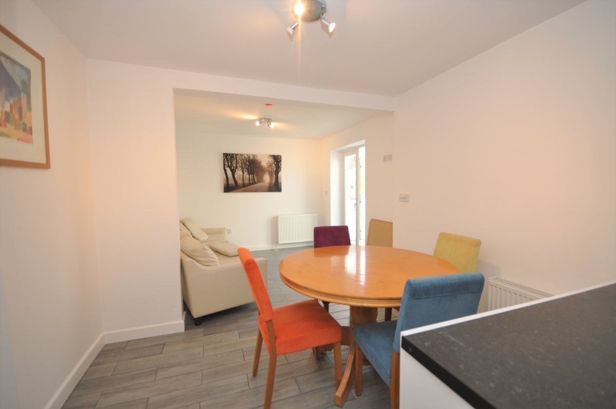 Room Wheatcroft Grove in Rainham