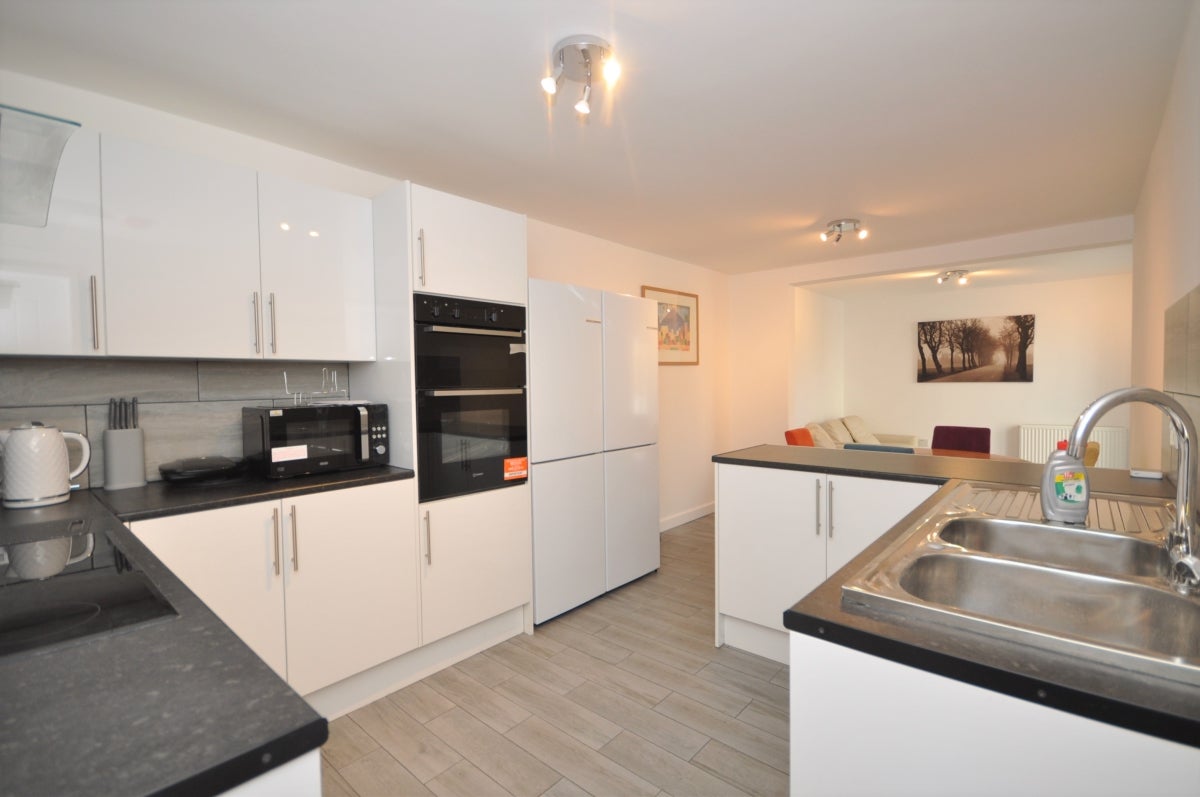 Room Wheatcroft Grove in Rainham