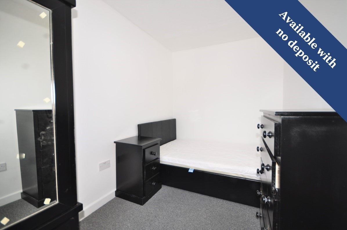 Room Wheatcroft Grove in Rainham
