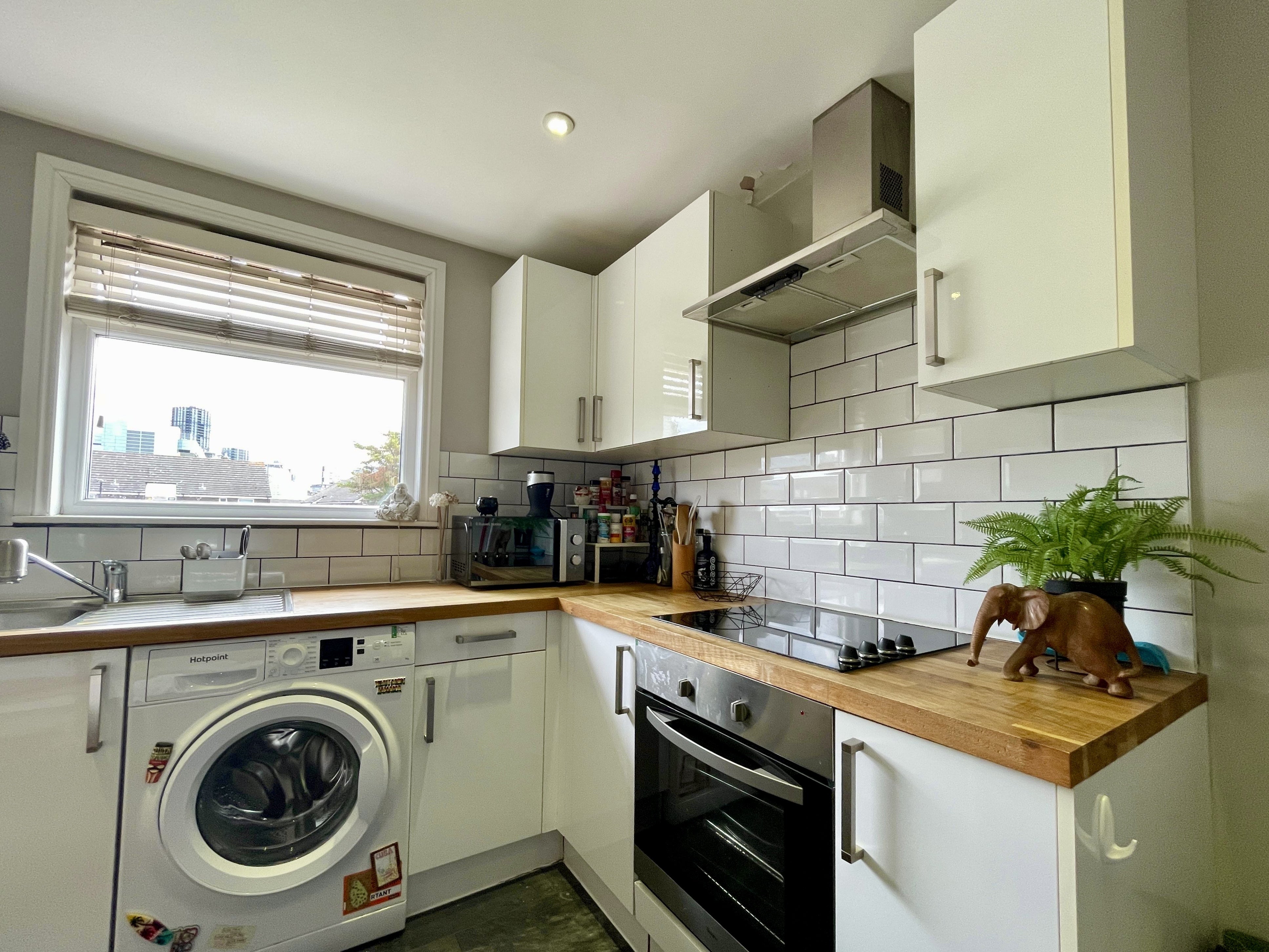 Flat Clarendon Road in Greater London