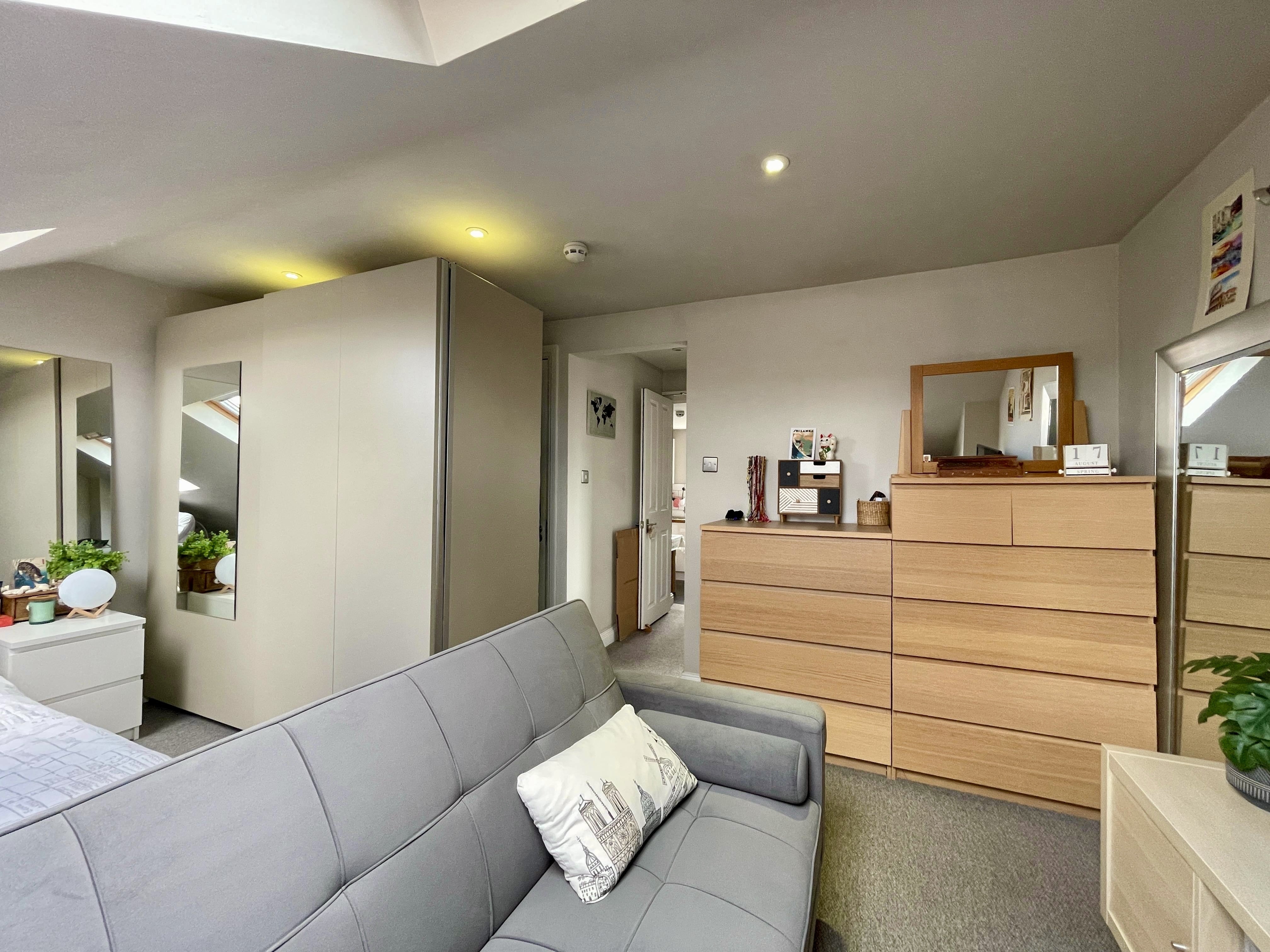Flat Clarendon Road in Greater London