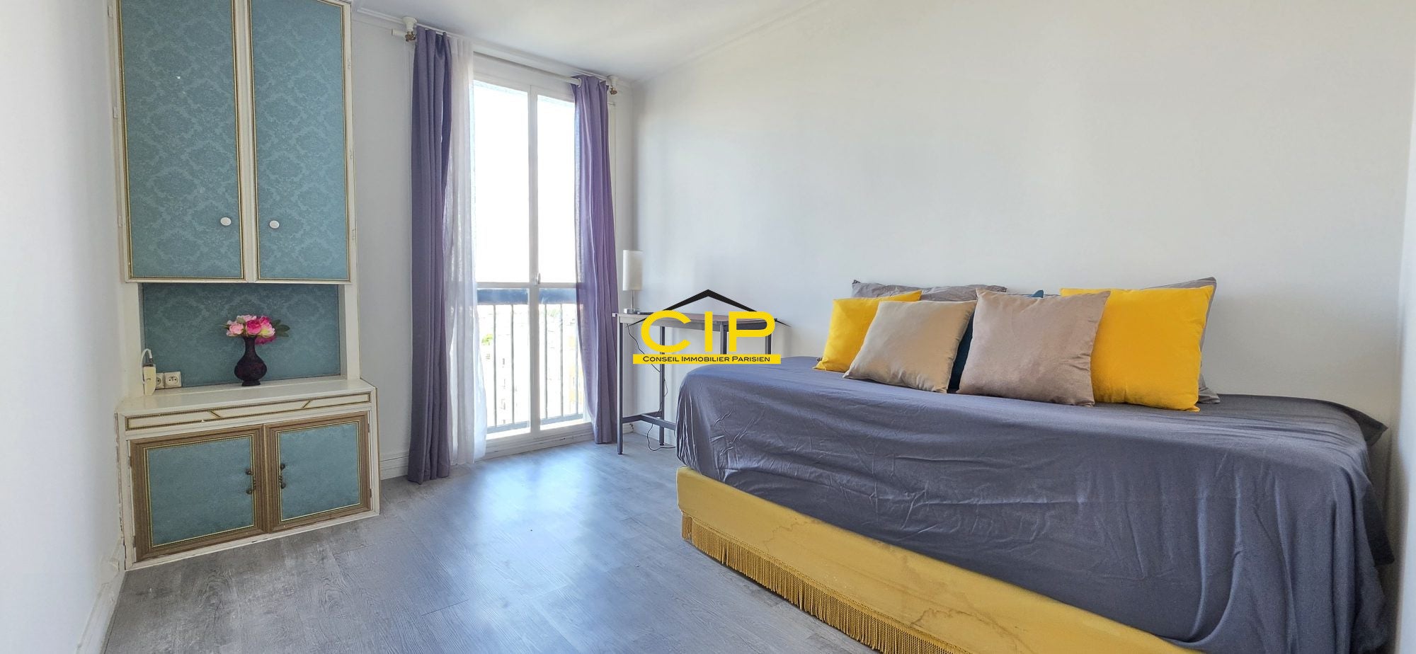 Flat Allée Diane de Poitiers in Paris